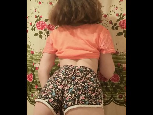❤️ Sexy ung babe tar av seg shortsen på kamera ️❌ Vakker porno hos oss no.4k-porno.ru ﹏